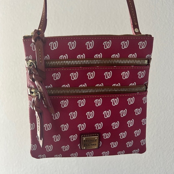 Dooney & Bourke Washington Nationals Crossbody Bag, MLB- EUC - Picture 9 of 10
